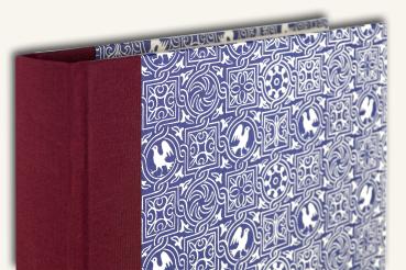 Photo album blue, linen back bordeaux, motif white doves